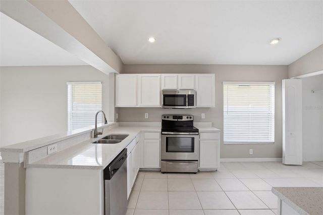 7912 MERCHANTVILLE CIRCLE, Zephyrhills, FL 33540