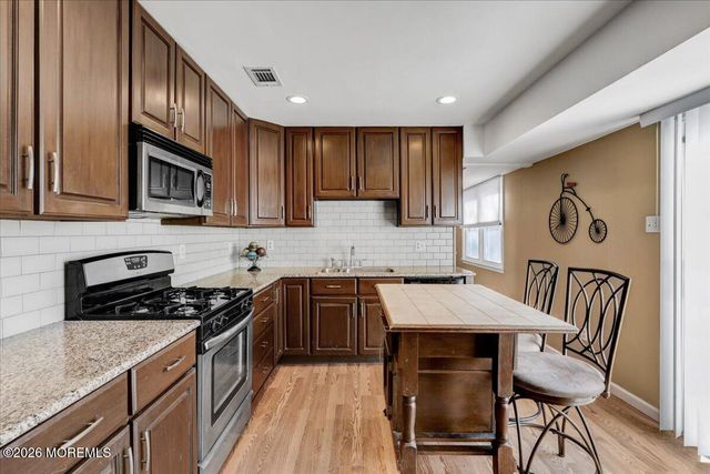 16 Regina Drive, Howell, NJ 07731