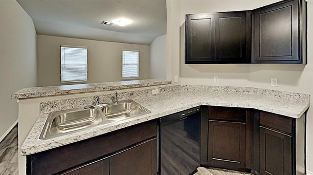 11648 NW 97th Street, Yukon, OK 73099