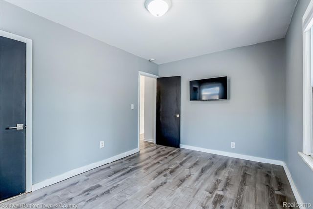 4383 Green Lake Road, West Bloomfield Charter Township, MI 48323