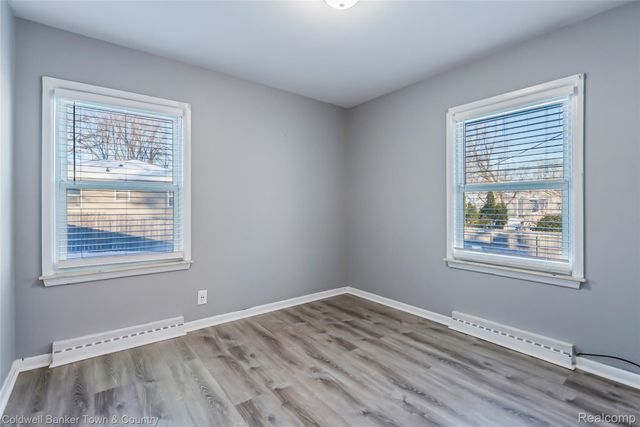 4383 Green Lake Road, West Bloomfield Charter Township, MI 48323