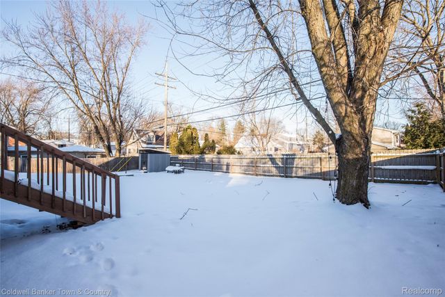4383 Green Lake Road, West Bloomfield Charter Township, MI 48323
