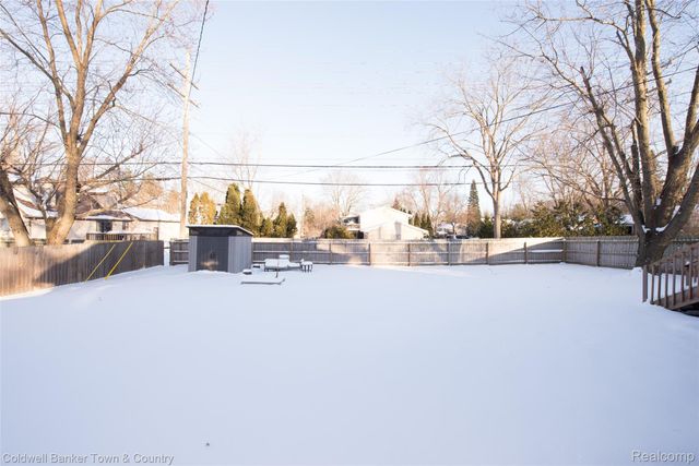 4383 Green Lake Road, West Bloomfield Charter Township, MI 48323