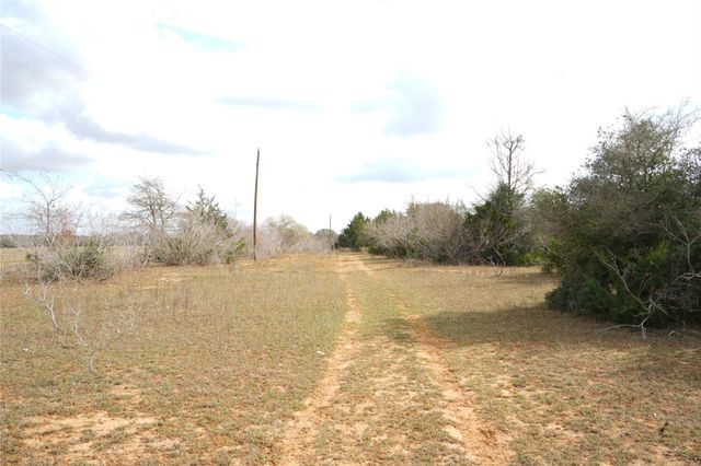 259 Meduna RD, Smithville, TX 78957