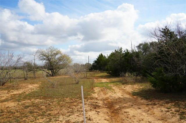 259 Meduna RD, Smithville, TX 78957