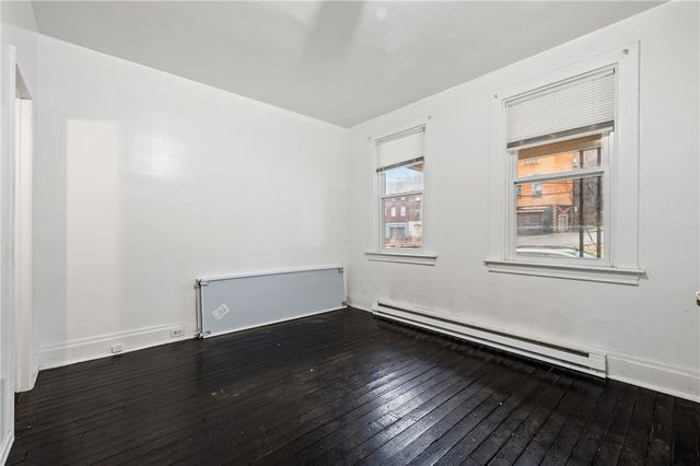 902 Robinson St, Mckees Rocks, PA 15136