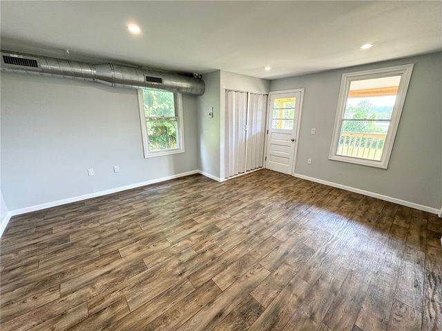 902 Robinson St, Mckees Rocks, PA 15136