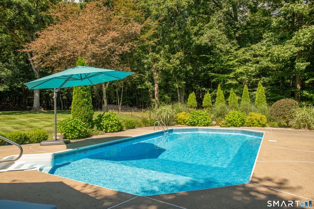 127 Kingswood Drive, Naugatuck, CT 06770
