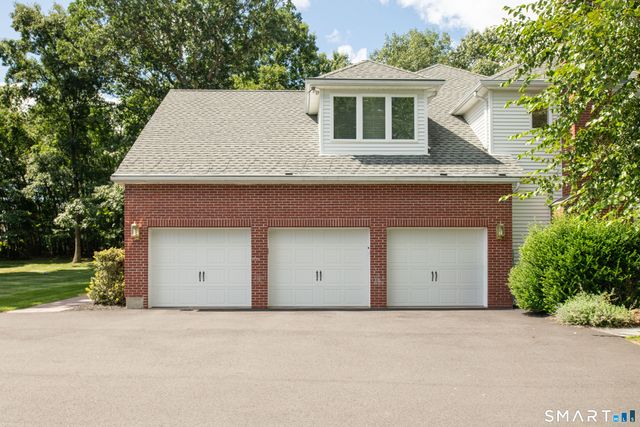 127 Kingswood Drive, Naugatuck, CT 06770