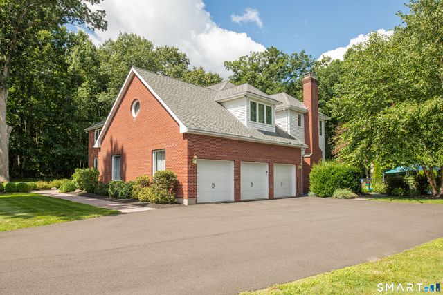 127 Kingswood Drive, Naugatuck, CT 06770
