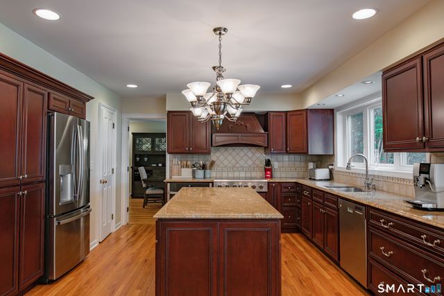 127 Kingswood Drive, Naugatuck, CT 06770