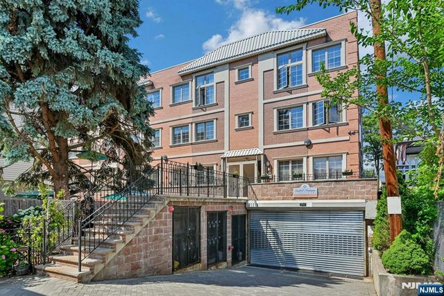 124 68th Street 206, Guttenberg, NJ 07093