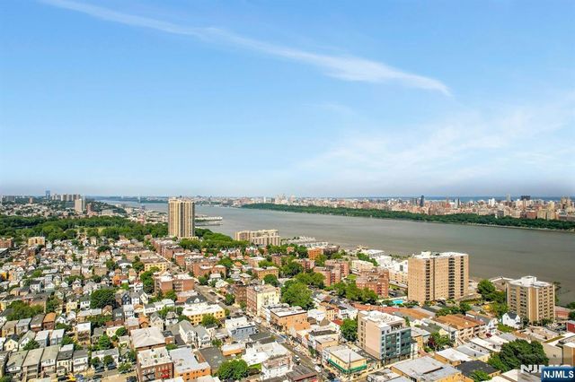 124 68th Street 206, Guttenberg, NJ 07093