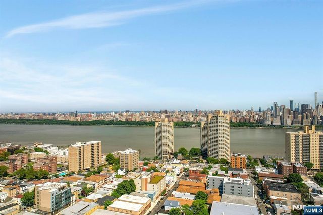 124 68th Street 206, Guttenberg, NJ 07093