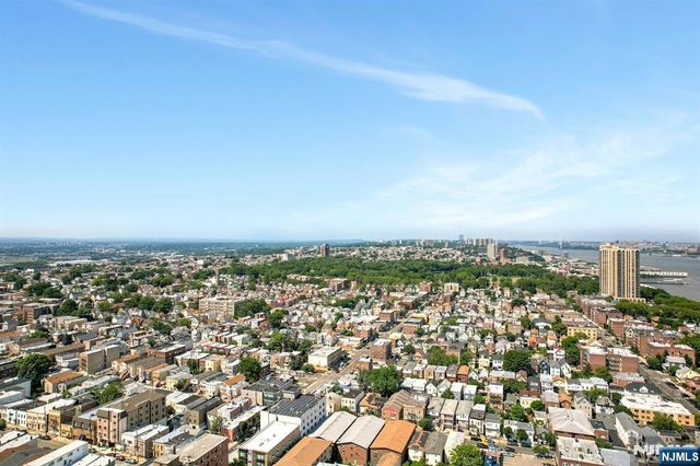 124 68th Street 206, Guttenberg, NJ 07093