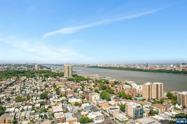 124 68th Street 206, Guttenberg, NJ 07093