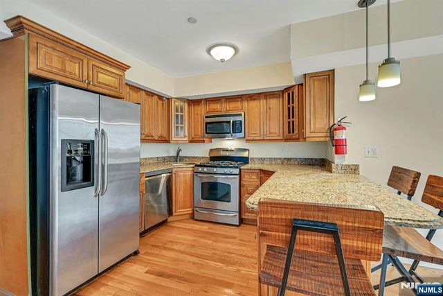 124 68th Street 206, Guttenberg, NJ 07093