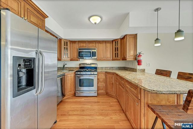 124 68th Street 206, Guttenberg, NJ 07093