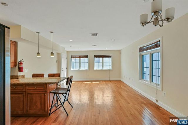 124 68th Street 206, Guttenberg, NJ 07093