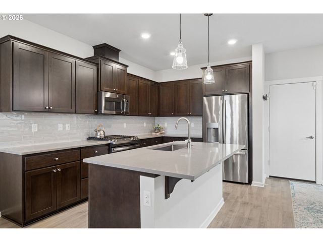 8070 Se BUTTERNUT CREEK Pkwy, Hillsboro, OR 97123