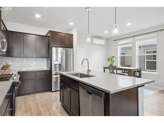 8070 Se BUTTERNUT CREEK Pkwy, Hillsboro, OR 97123