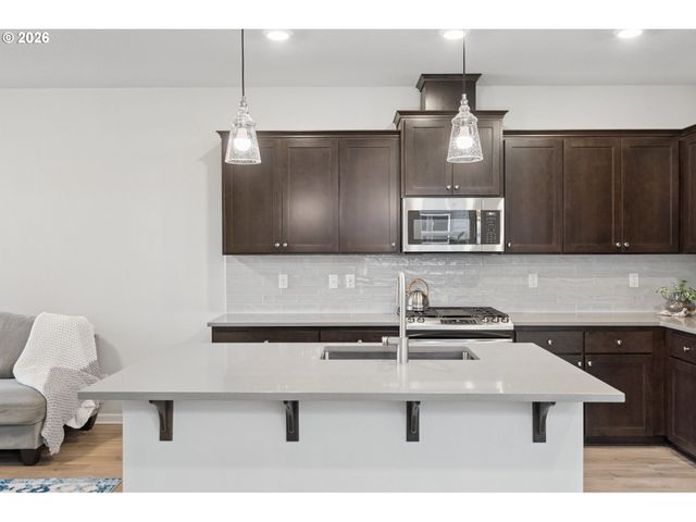 8070 Se BUTTERNUT CREEK Pkwy, Hillsboro, OR 97123