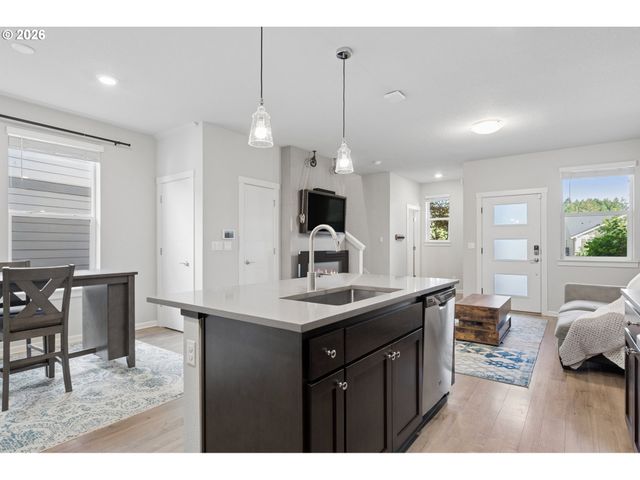 8070 Se BUTTERNUT CREEK Pkwy, Hillsboro, OR 97123