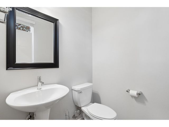 8070 Se BUTTERNUT CREEK Pkwy, Hillsboro, OR 97123