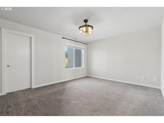 8070 Se BUTTERNUT CREEK Pkwy, Hillsboro, OR 97123