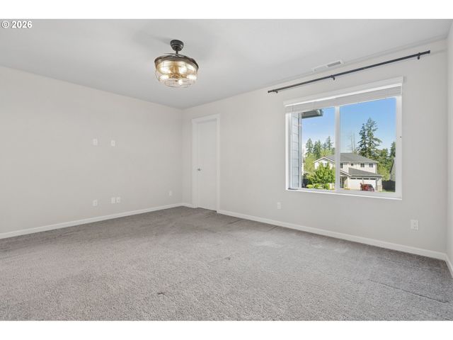 8070 Se BUTTERNUT CREEK Pkwy, Hillsboro, OR 97123