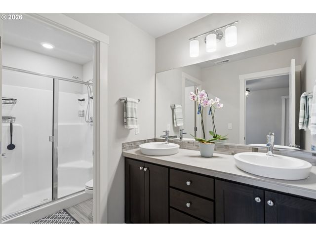 8070 Se BUTTERNUT CREEK Pkwy, Hillsboro, OR 97123