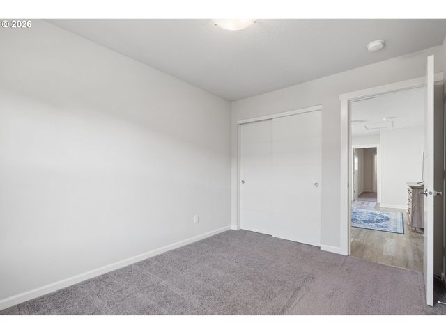 8070 Se BUTTERNUT CREEK Pkwy, Hillsboro, OR 97123
