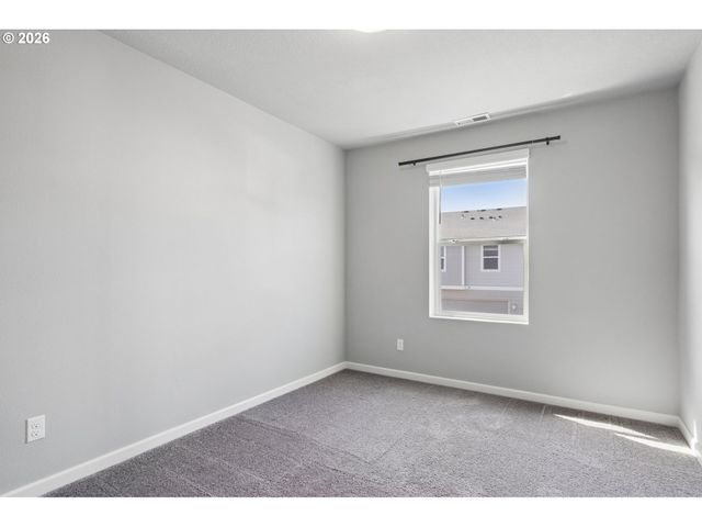 8070 Se BUTTERNUT CREEK Pkwy, Hillsboro, OR 97123