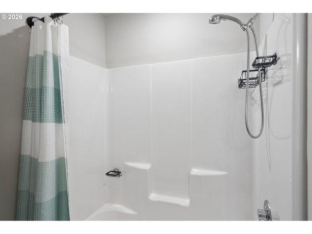 8070 Se BUTTERNUT CREEK Pkwy, Hillsboro, OR 97123