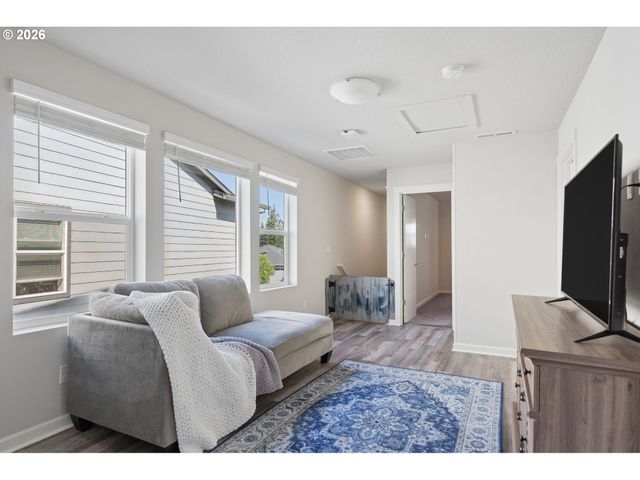8070 Se BUTTERNUT CREEK Pkwy, Hillsboro, OR 97123