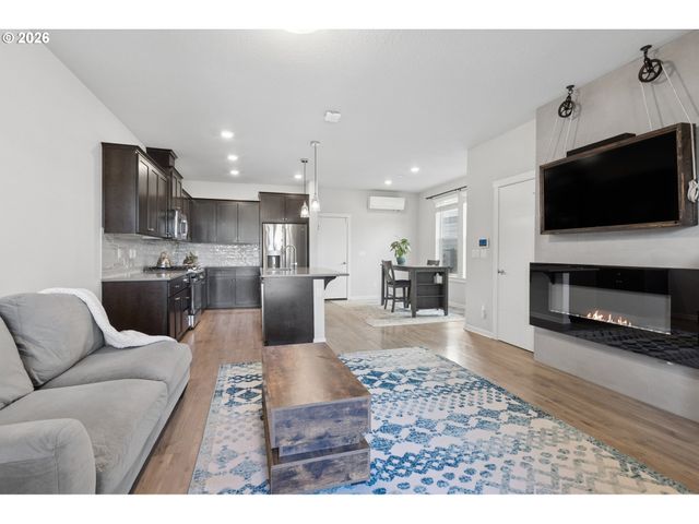 8070 Se BUTTERNUT CREEK Pkwy, Hillsboro, OR 97123