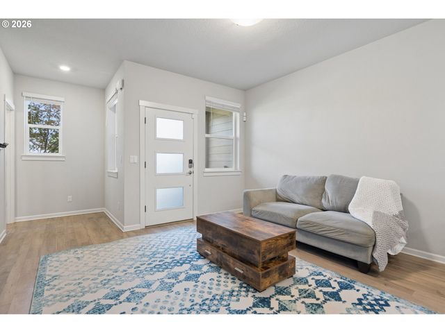 8070 Se BUTTERNUT CREEK Pkwy, Hillsboro, OR 97123