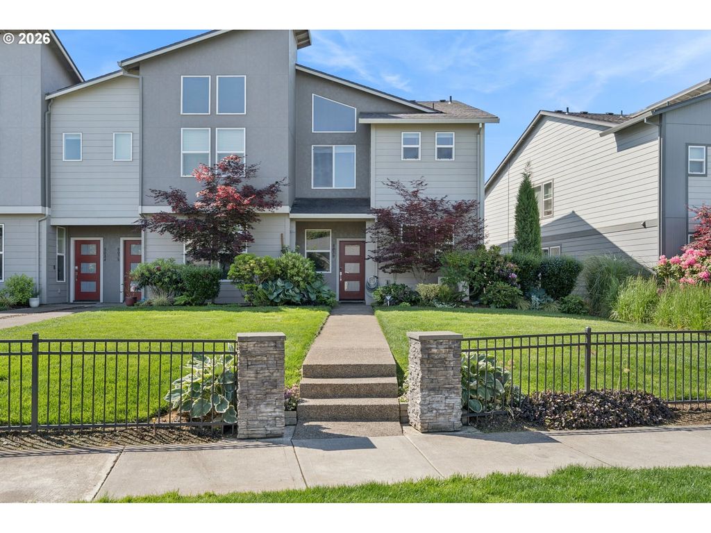 8070 Se BUTTERNUT CREEK Pkwy, Hillsboro, OR 97123