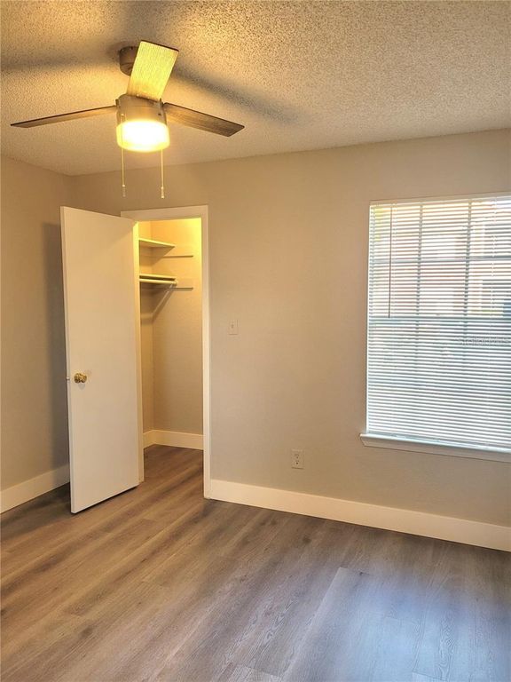 Image 9 of property listing at 4350 PERKINSHIRE LANE 108, Orlando, FL 32822