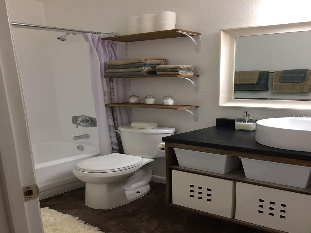 Image 10 of property listing at 4350 PERKINSHIRE LANE 108, Orlando, FL 32822