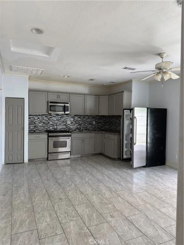 14930 Coalinga, Victorville, CA 92392