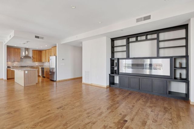 201 S 11th St 1700, Minneapolis, MN 55403