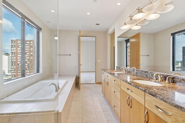 201 S 11th St 1700, Minneapolis, MN 55403