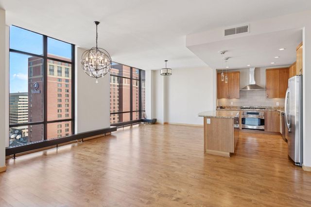 201 S 11th St 1700, Minneapolis, MN 55403