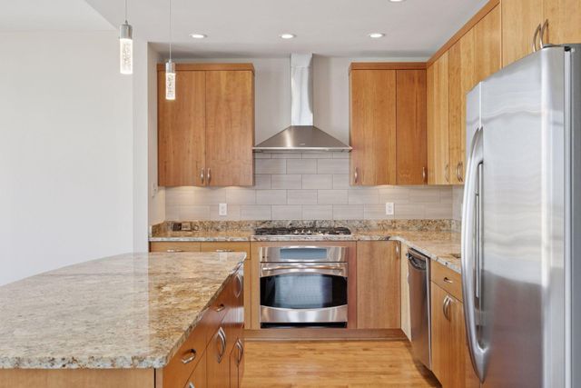 201 S 11th St 1700, Minneapolis, MN 55403