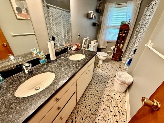 27 Bright Oaks Circle, Chili, NY 14624