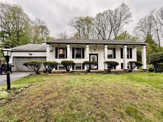 27 Bright Oaks Circle, Chili, NY 14624