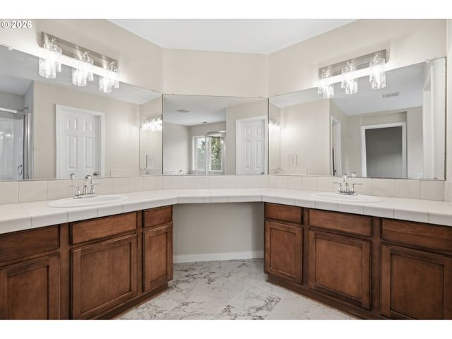 4771 CHATHAM St Se, Salem, OR 97302