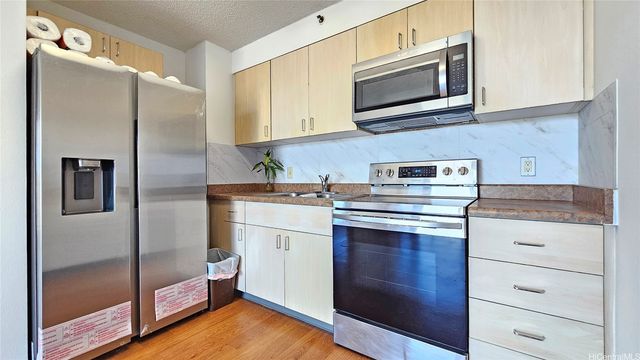 94-302 Paiwa Street 902, Waipahu, HI 96797