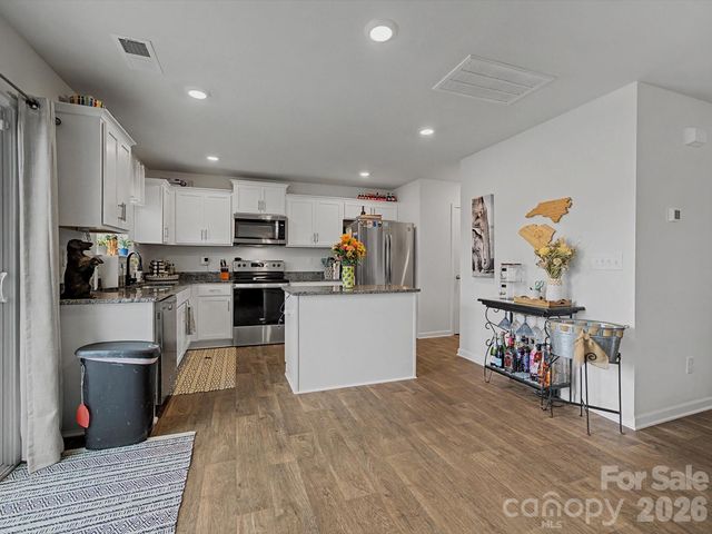 1718 Gaston Mountain Drive, Dallas, NC 28034